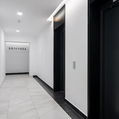 Апартаменты White Face One Cotroceni Entire With Parking, Fast Wifi, Balcony And Self Checkin Бухарест