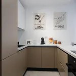 White Face One Cotroceni Entire With Parking, Fast Wifi, Balcony And Self Checkin Apartman *