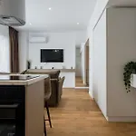 White Face One Cotroceni Entire With Parking, Fast Wifi, Balcony And Self Checkin