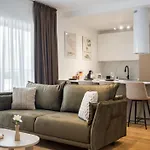 White Face One Cotroceni Entire With Parking, Fast Wifi, Balcony And Self Checkin *