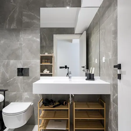 White Face One Cotroceni Entire With Parking, Fast Wifi, Balcony And Self Checkin