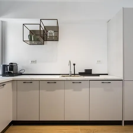 Апартаменты White Face One Cotroceni Entire With Parking, Fast Wifi, Balcony And Self Checkin *
