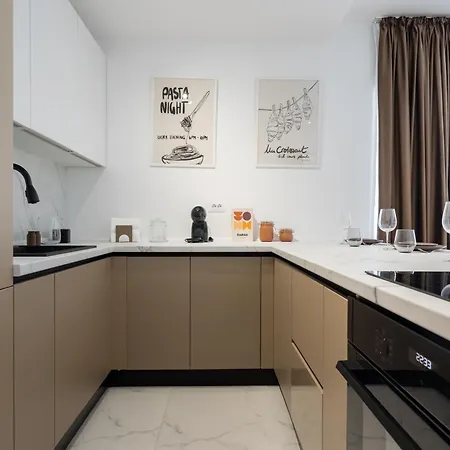 Apartment White Face One Cotroceni Entire With Parking, Fast Wifi, Balcony And Self Checkin