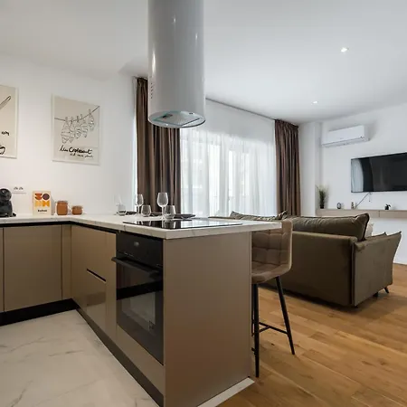 Apartment White Face One Cotroceni Entire With Parking, Fast Wifi, Balcony And Self Checkin *