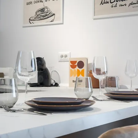 White Face One Cotroceni Entire With Parking, Fast Wifi, Balcony And Self Checkin * Bucareste