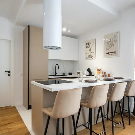 דירה White Face One Cotroceni Entire With Parking, Fast Wifi, Balcony And Self Checkin *