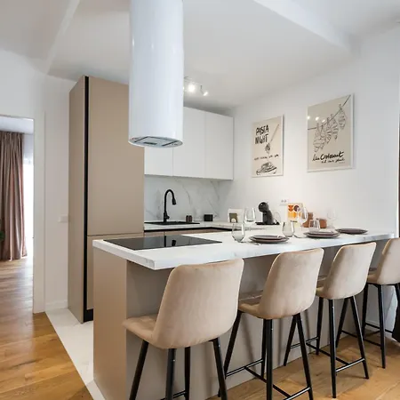 White Face One Cotroceni Entire With Parking, Fast Wifi, Balcony And Self Checkin