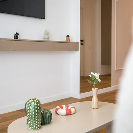 White Face One Cotroceni Entire With Parking, Fast Wifi, Balcony And Self Checkin דירה בוקרשט