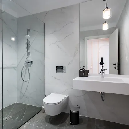 Apartment White Face One Cotroceni Entire With Parking, Fast Wifi, Balcony And Self Checkin