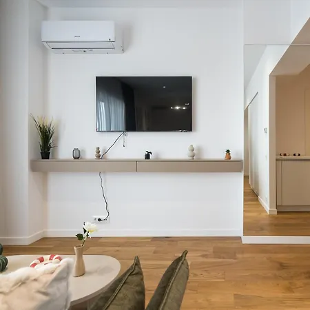 Apartman White Face One Cotroceni Entire With Parking, Fast Wifi, Balcony And Self Checkin Bukarest