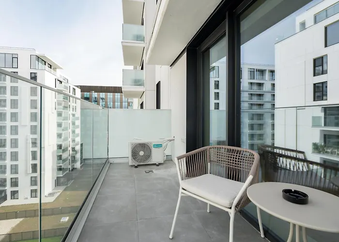 White Face One Cotroceni Entire With Parking, Fast Wifi, Balcony And Self Checkin * 布加勒斯特