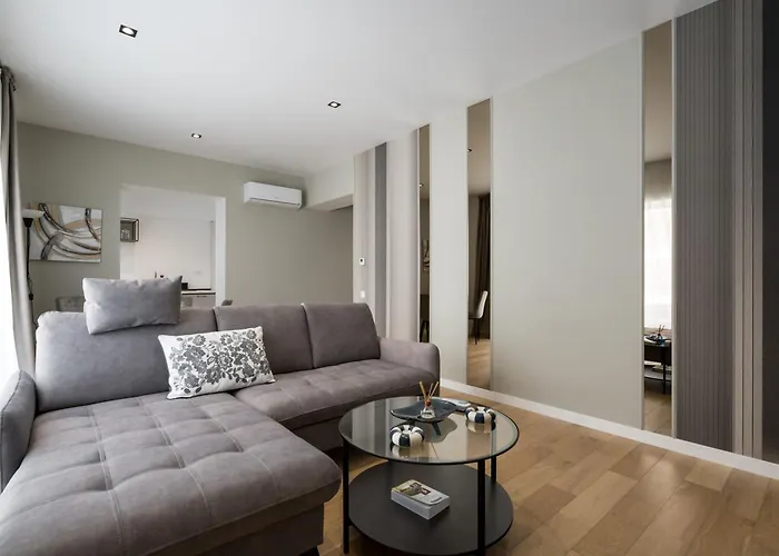 Apartment White Face One Cotroceni Entire With Parking, Fast Wifi, Balcony And Self Checkin Bukarest