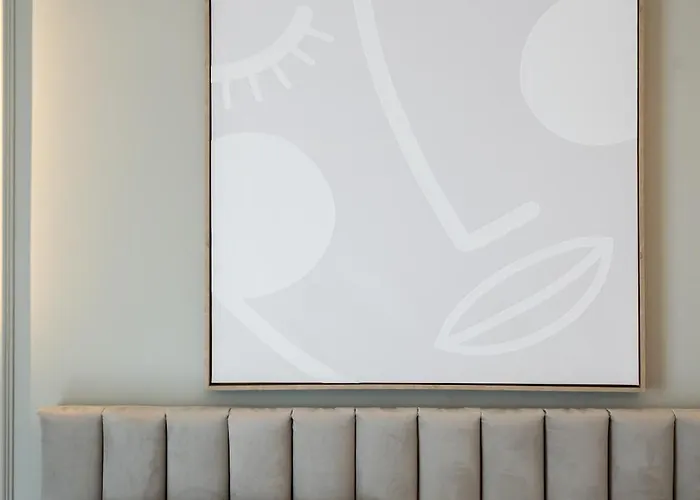 White Face One Cotroceni Entire With Parking, Fast Wifi, Balcony And Self Checkin