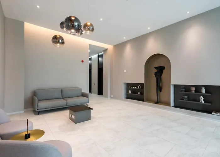 White Face One Cotroceni Entire With Parking, Fast Wifi, Balcony And Self Checkin Bucareste