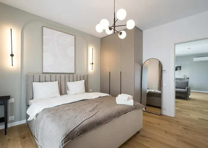 White Face One Cotroceni Entire With Parking, Fast Wifi, Balcony And Self Checkin * Bucareste