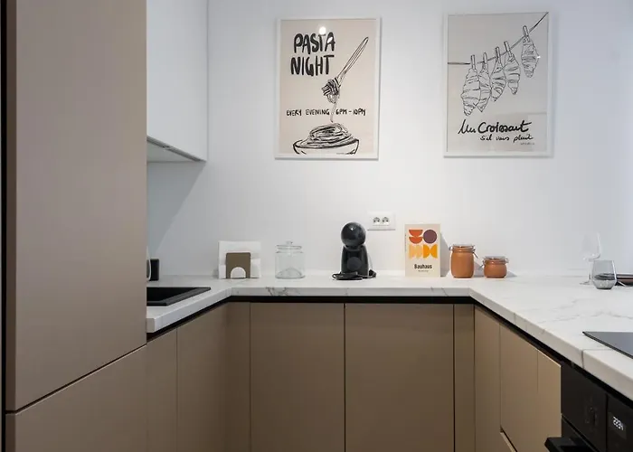 White Face One Cotroceni Entire With Parking, Fast Wifi, Balcony And Self Checkin Apartament *