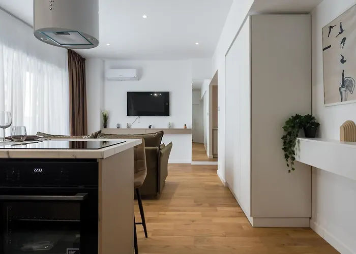 White Face One Cotroceni Entire With Parking, Fast Wifi, Balcony And Self Checkin