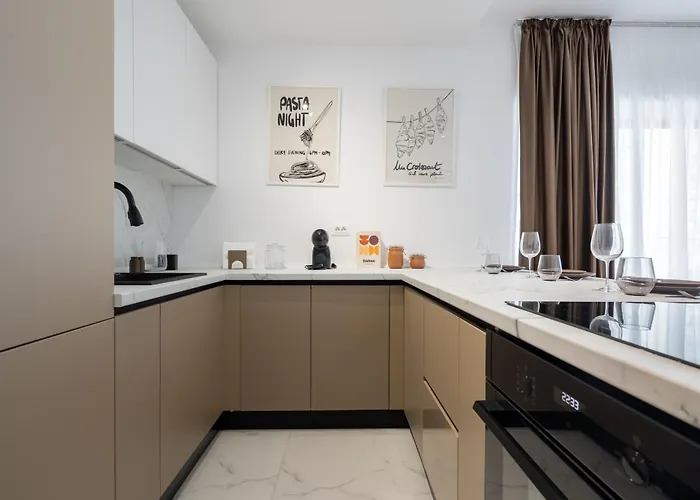 Apartment White Face One Cotroceni Entire With Parking, Fast Wifi, Balcony And Self Checkin