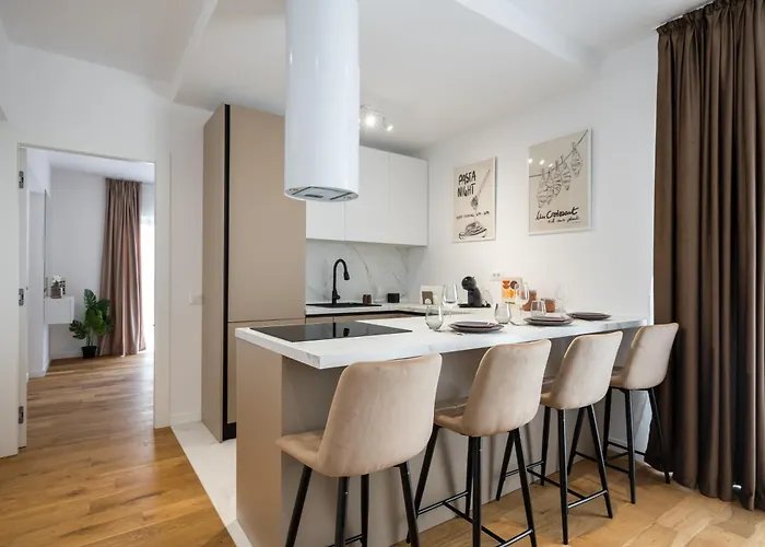 White Face One Cotroceni Entire With Parking, Fast Wifi, Balcony And Self Checkin Apartment *