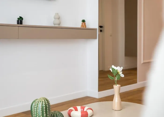 White Face One Cotroceni Entire With Parking, Fast Wifi, Balcony And Self Checkin *