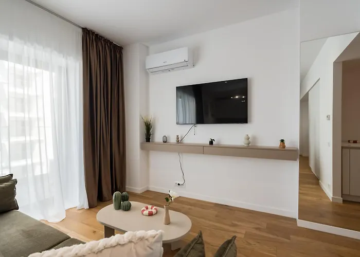Apartment White Face One Cotroceni Entire With Parking, Fast Wifi, Balcony And Self Checkin *