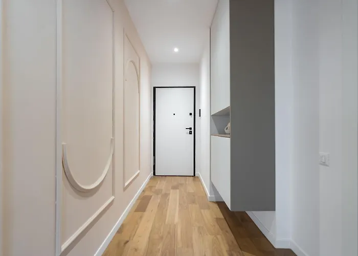 Apartment White Face One Cotroceni Entire With Parking, Fast Wifi, Balcony And Self Checkin Bukarest