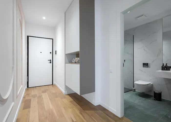 White Face One Cotroceni Entire With Parking, Fast Wifi, Balcony And Self Checkin * Bukarest