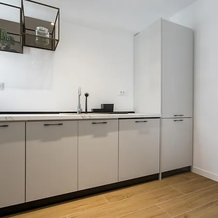 White Face One Cotroceni Entire With Parking, Fast Wifi, Balcony And Self Checkin Lägenhet *