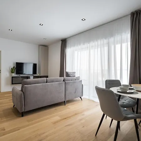 White Face One Cotroceni Entire With Parking, Fast Wifi, Balcony And Self Checkin * Bukarest