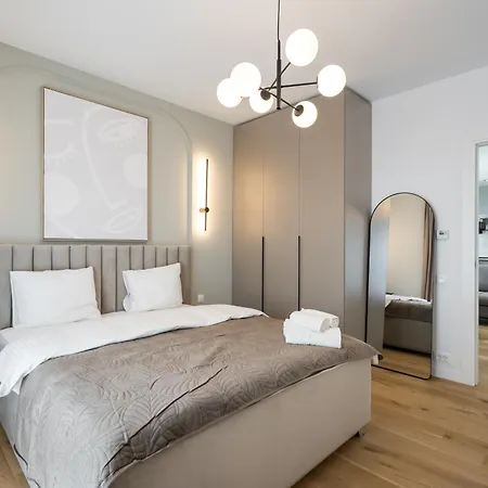 White Face One Cotroceni Entire With Parking, Fast Wifi, Balcony And Self Checkin * Bukarest