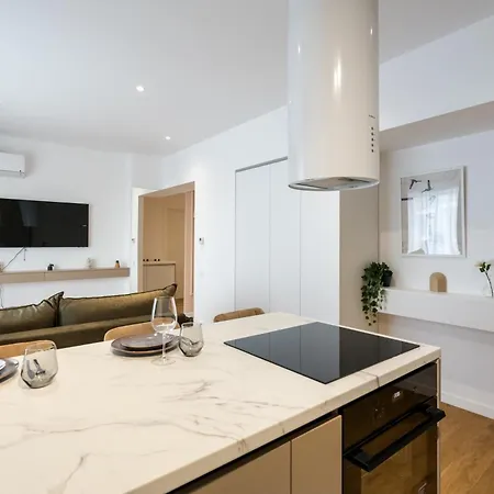 White Face One Cotroceni Entire With Parking, Fast Wifi, Balcony And Self Checkin * Bukarest