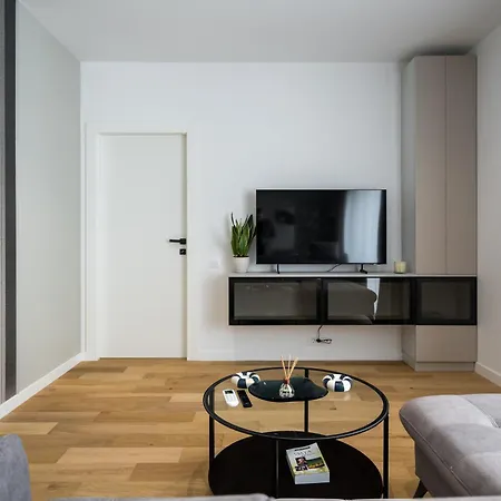 شقة White Face One Cotroceni Entire With Parking, Fast Wifi, Balcony And Self Checkin بوخارست