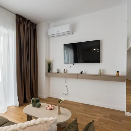 شقة White Face One Cotroceni Entire With Parking, Fast Wifi, Balcony And Self Checkin *